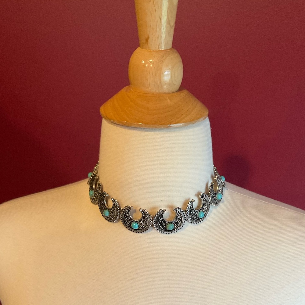 Silver and turquoise colored stone necklace nwot